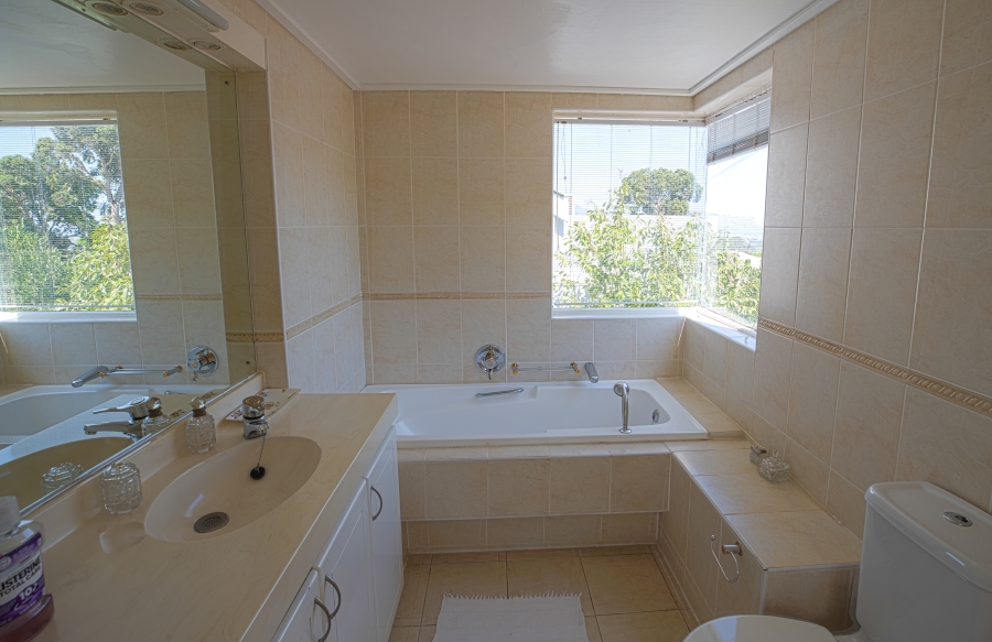 3 Bedroom Property for Sale in Erinvale Golf Estate Western Cape